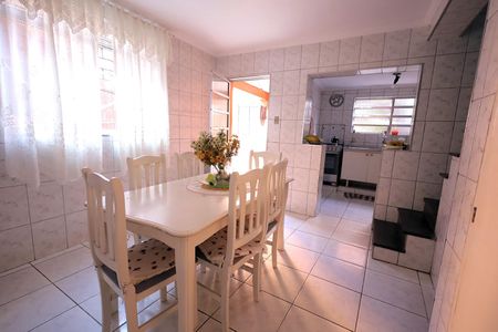 Casa à venda com 264m², 6 quartos e 2 vagas Casa à venda com 264m², 6 quartos e 2 vagasCopa