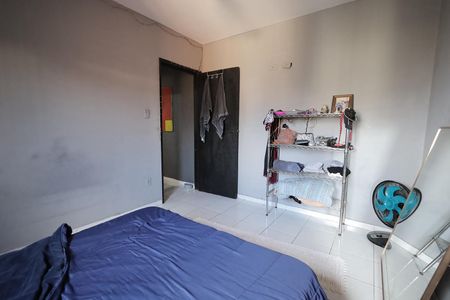 Casa à venda com 264m², 6 quartos e 2 vagas Casa à venda com 264m², 6 quartos e 2 vagasQuarto 2 casa 2