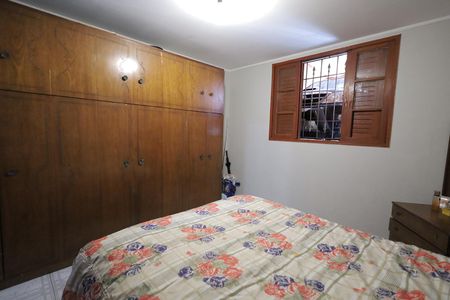 Casa à venda com 264m², 6 quartos e 2 vagas Casa à venda com 264m², 6 quartos e 2 vagasQuarto 3