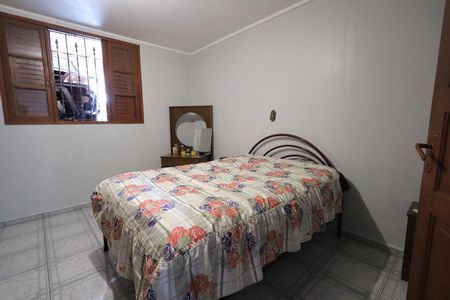 Casa à venda com 264m², 6 quartos e 2 vagas Casa à venda com 264m², 6 quartos e 2 vagasQuarto 3