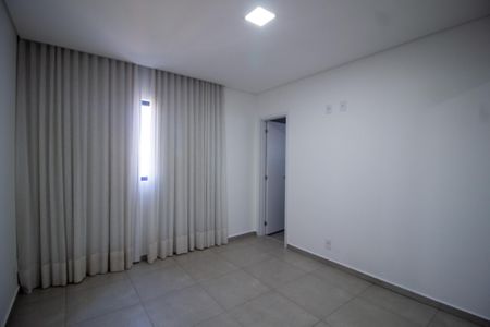 Apartamento para alugar com 72m², 2 quartos e 2 vagasSuíte