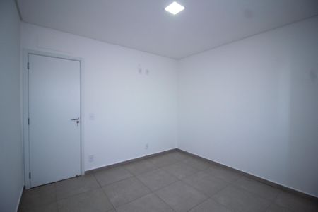 Apartamento para alugar com 72m², 2 quartos e 2 vagasQuarto