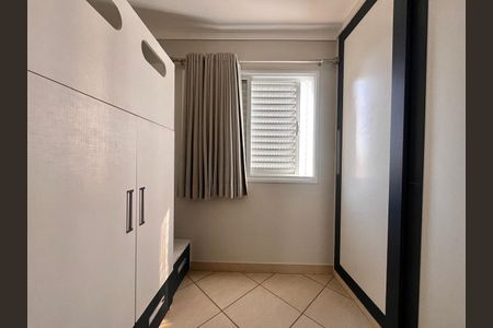 Quarto de apartamento à venda com 2 quartos, 65m² em Mansões Santo Antônio, Campinas
