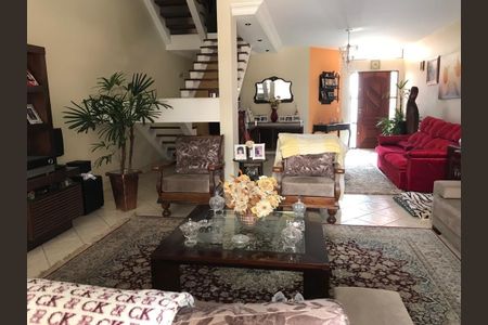 Casa à venda com 3 quartos, 250m² em Jardim Utinga, Santo André