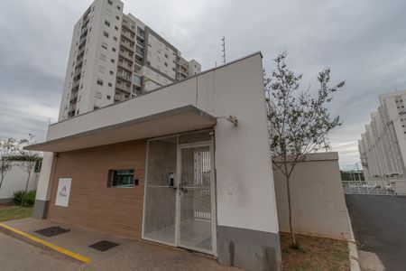 Apartamento para alugar com 56m², 2 quartos e 1 vagaFachada e Portaia