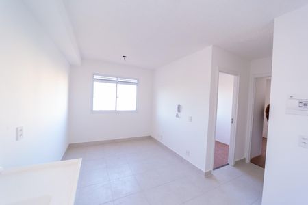 Sala/Cozinha de apartamento à venda com 2 quartos, 33m² em Engenheiro Goulart, São Paulo