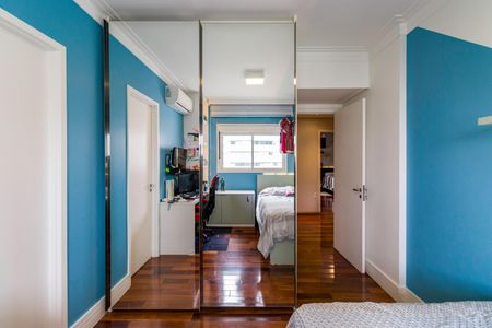 Apartamento à venda com 238m², 4 quartos e 4 vagasQuarto 4