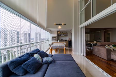 Apartamento à venda com 238m², 4 quartos e 4 vagasVaranda da Sala