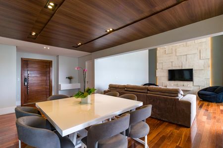 Sala de apartamento à venda com 4 quartos, 238m² em Vila Suzana, São Paulo