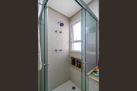 Apartamento à venda com 238m², 4 quartos e 4 vagasBanheiro do Quarto 2