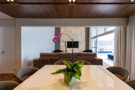 Apartamento à venda com 238m², 4 quartos e 4 vagasSala