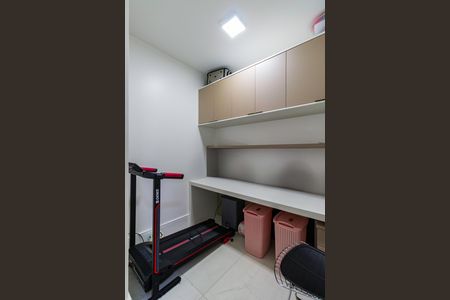 Apartamento à venda com 238m², 4 quartos e 4 vagasBanheiro de Serviço