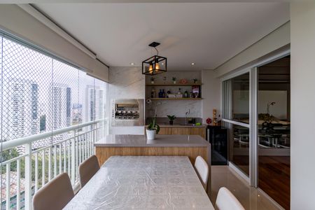 Apartamento à venda com 238m², 4 quartos e 4 vagasVaranda da Sala