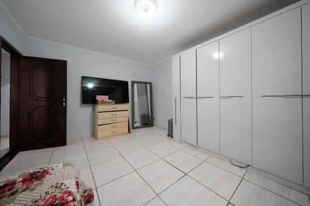 Casa à venda com 271m², 6 quartos e 5 vagasQuarto 2
