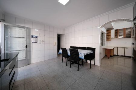 Casa à venda com 271m², 6 quartos e 5 vagasCozinha