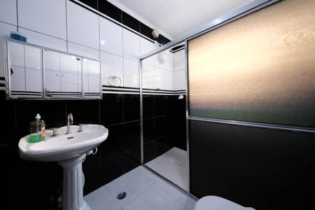 Casa à venda com 271m², 6 quartos e 5 vagasBanheiro 2