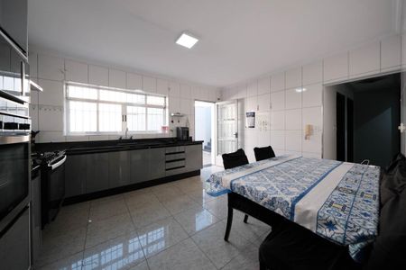 Casa à venda com 271m², 6 quartos e 5 vagasCozinha