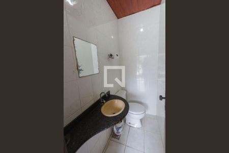 Casa de condomínio para alugar com 500m², 8 quartos e 4 vagas Casa de condomínio para alugar com 500m², 8 quartos e 4 vagasBanheiro de Serviço