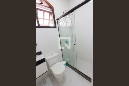 Casa de condomínio para alugar com 500m², 8 quartos e 4 vagas Casa de condomínio para alugar com 500m², 8 quartos e 4 vagasBanheiro da Suíte 2