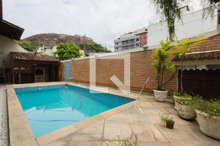 Casa de condomínio para alugar com 500m², 8 quartos e 4 vagas Casa de condomínio para alugar com 500m², 8 quartos e 4 vagasPiscina