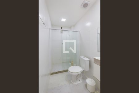 Casa de condomínio para alugar com 500m², 8 quartos e 4 vagas Casa de condomínio para alugar com 500m², 8 quartos e 4 vagasBanheiro da Suíte 3