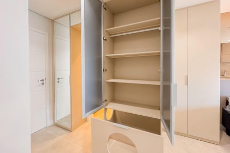 Studio para alugar com 38m², 1 quarto e sem vaga Studio para alugar com 38m², 1 quarto e sem vagaArmários