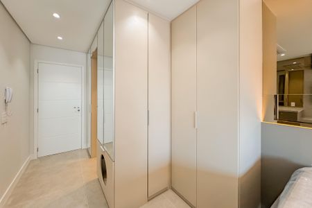 Studio para alugar com 38m², 1 quarto e sem vaga Studio para alugar com 38m², 1 quarto e sem vagaArmários
