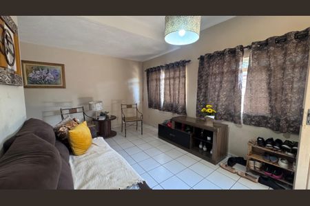 Casa à venda com 360m², 3 quartos e 3 vagasSala