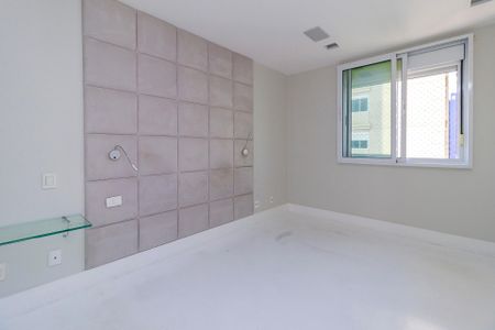 Apartamento à venda com 167m², 3 quartos e 3 vagasSuíte 2