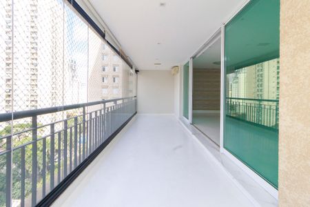 Apartamento à venda com 167m², 3 quartos e 3 vagasSala - Varanda