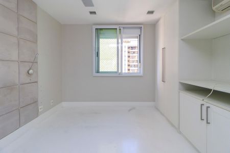 Apartamento à venda com 167m², 3 quartos e 3 vagasSuíte 2