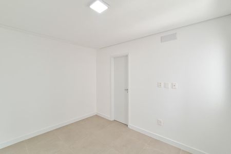 Apartamento à venda com 137m², 3 quartos e 3 vagas Apartamento à venda com 137m², 3 quartos e 3 vagasSuíte 1