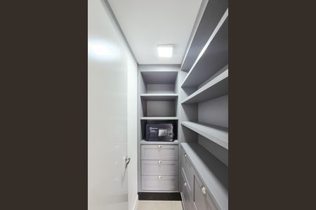 Apartamento à venda com 137m², 3 quartos e 3 vagas Apartamento à venda com 137m², 3 quartos e 3 vagasCozinha - dispensa