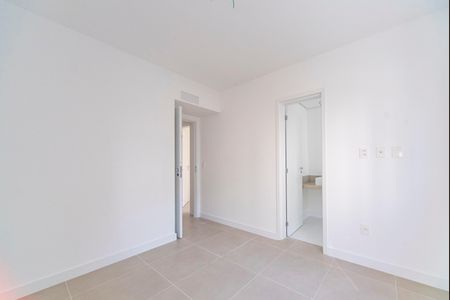 Apartamento à venda com 137m², 3 quartos e 3 vagas Apartamento à venda com 137m², 3 quartos e 3 vagasSuíte 2