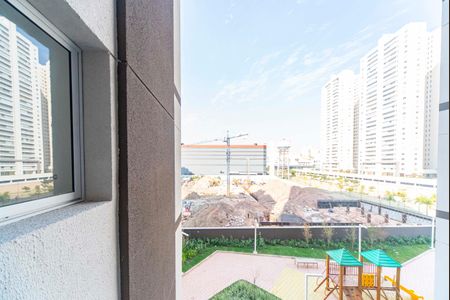 Apartamento à venda com 137m², 3 quartos e 3 vagas Apartamento à venda com 137m², 3 quartos e 3 vagasVista da Sacada da Área de Serviço