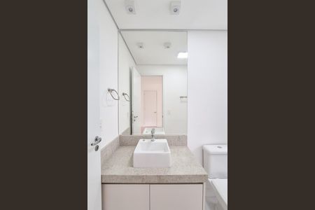 Apartamento à venda com 137m², 3 quartos e 3 vagas Apartamento à venda com 137m², 3 quartos e 3 vagasBanheiro da Suíte 1