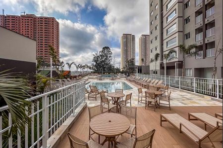 Apartamento à venda com 137m², 3 quartos e 3 vagas Apartamento à venda com 137m², 3 quartos e 3 vagasÁrea comum - Piscina