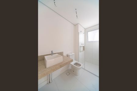 Apartamento à venda com 137m², 3 quartos e 3 vagas Apartamento à venda com 137m², 3 quartos e 3 vagasBanheiro da Suíte 1