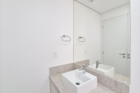 Apartamento à venda com 137m², 3 quartos e 3 vagas Apartamento à venda com 137m², 3 quartos e 3 vagasBanheiro da Suíte 1