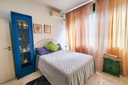 Apartamento à venda com 173m², 3 quartos e 1 vaga Apartamento à venda com 173m², 3 quartos e 1 vagaQuarto 2