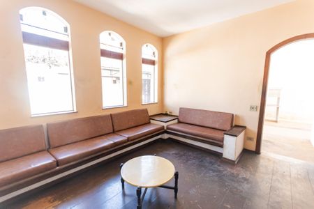 Casa para alugar com 249m², 4 quartos e 6 vagasSala