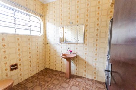 Casa para alugar com 249m², 4 quartos e 6 vagasBanheiro da Suíte 