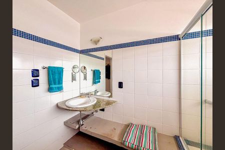 Apartamento à venda com 156m², 3 quartos e 1 vagaBanheiro