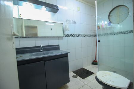 Casa à venda com 330m², 5 quartos e 2 vagas Casa à venda com 330m², 5 quartos e 2 vagasBanheiro Social