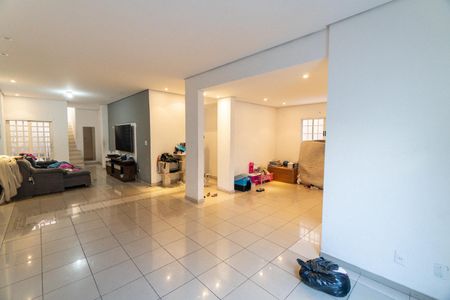 Sala de casa à venda com 3 quartos, 210m² em Vila da Saúde, São Paulo