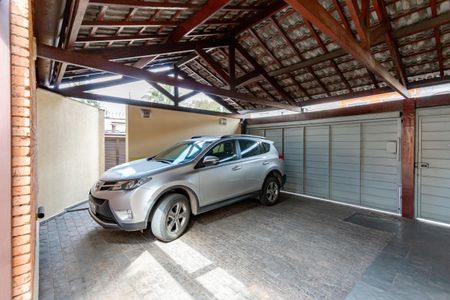 Casa à venda com 363m², 3 quartos e 4 vagas Casa à venda com 363m², 3 quartos e 4 vagasGaragem