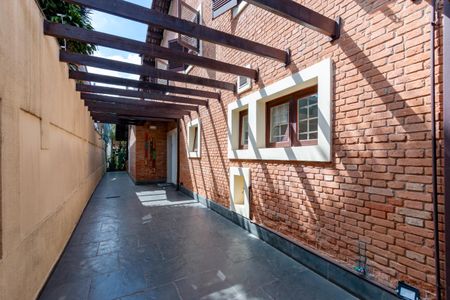 Casa à venda com 363m², 3 quartos e 4 vagas Casa à venda com 363m², 3 quartos e 4 vagasÁrea comum