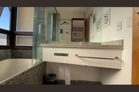 Banheiro de kitnet/studio para alugar com 1 quarto, 32m² em Vila Mariana, São Paulo