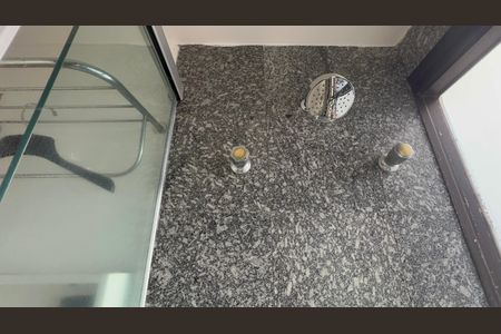 Studio para alugar com 32m², 1 quarto e sem vaga Studio para alugar com 32m², 1 quarto e sem vagaBanheiro