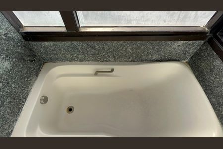 Studio para alugar com 32m², 1 quarto e sem vaga Studio para alugar com 32m², 1 quarto e sem vagaBanheiro